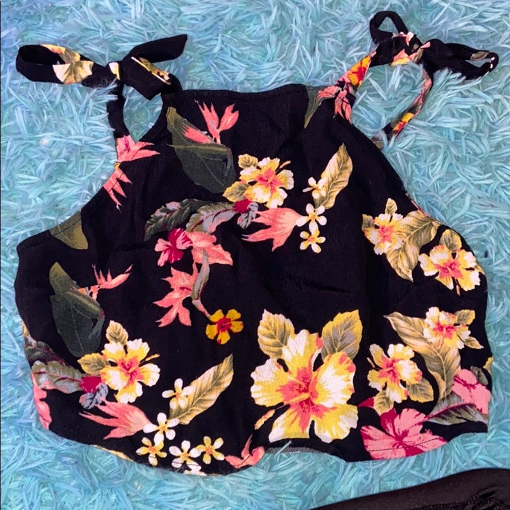 Women’s Forever 21 Crop top